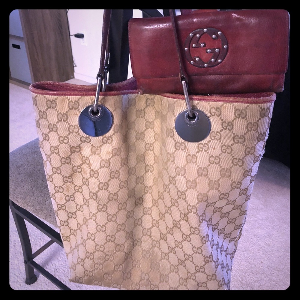 Gucci tote with matching wallet and coin purse